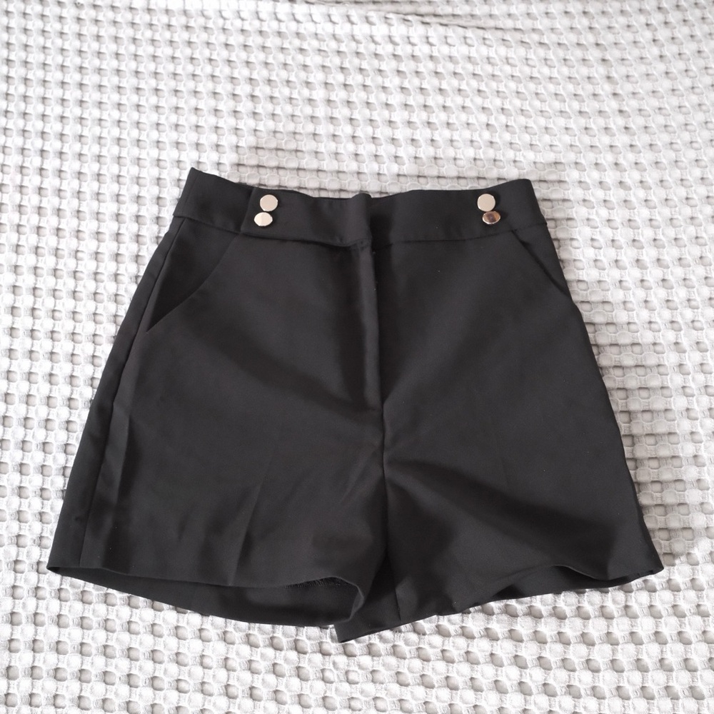H&M Women's High-Waist Shorts - Size 4